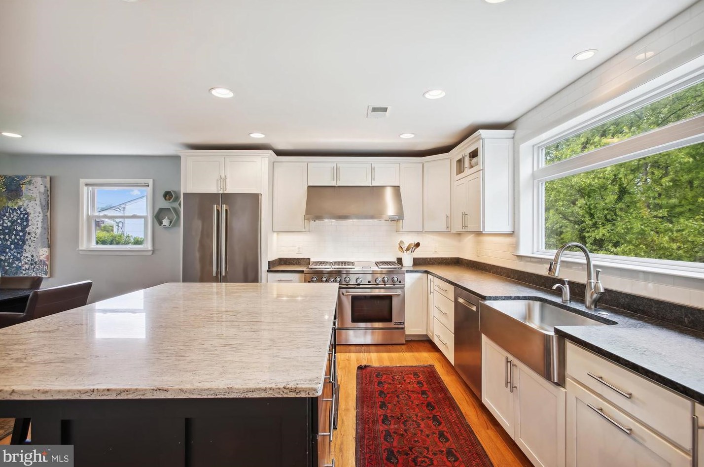 124 Moore Ave, Vienna VA  22180-5842 exterior