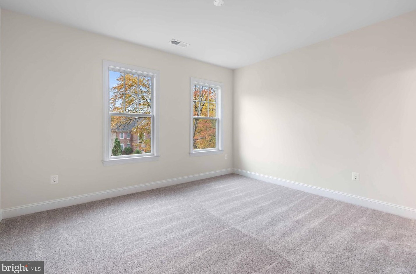 4719 Briggs Rd, Fairfax VA  22030-5704 exterior