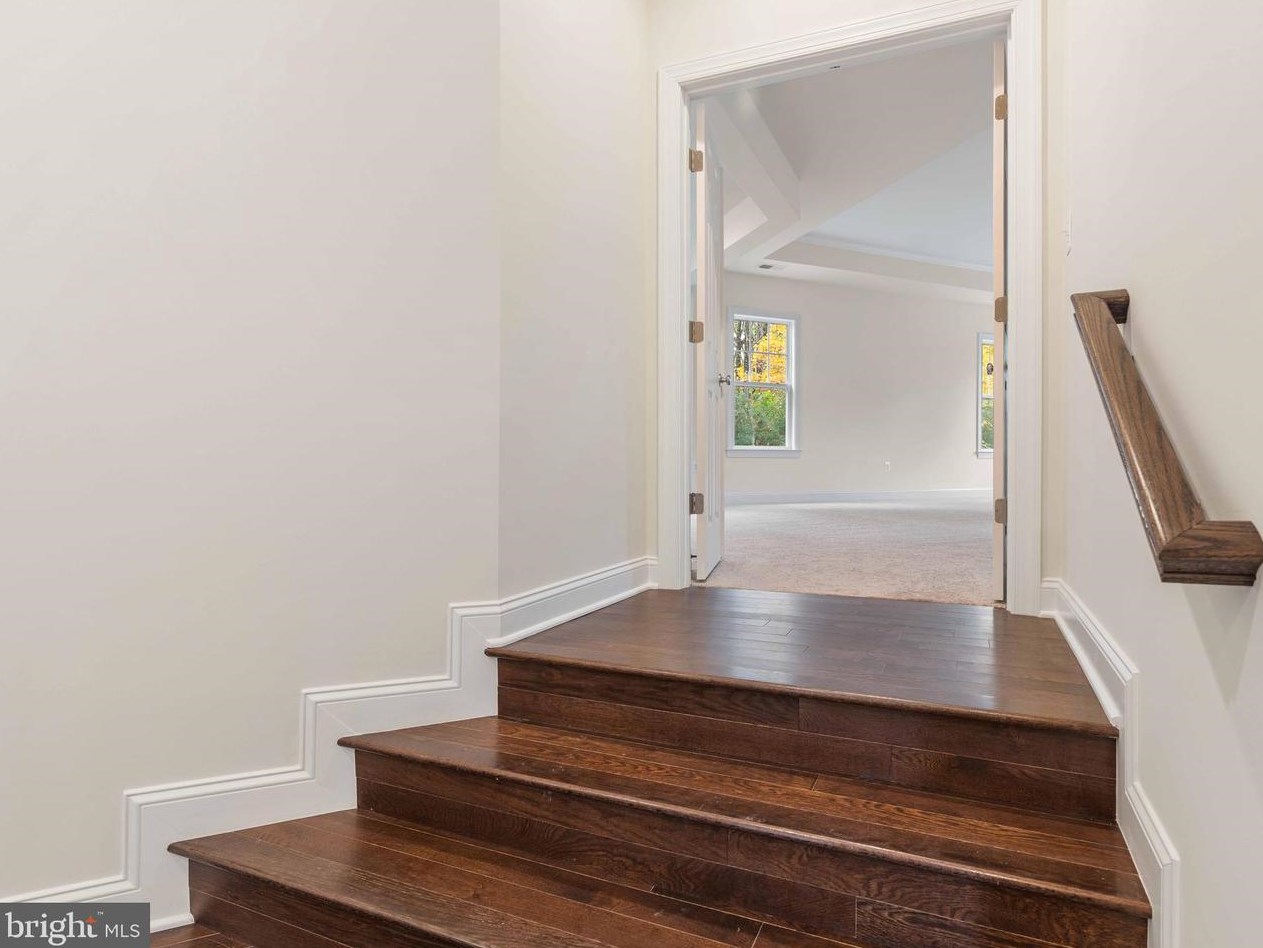 4719 Briggs Rd, Fairfax VA  22030-5704 exterior