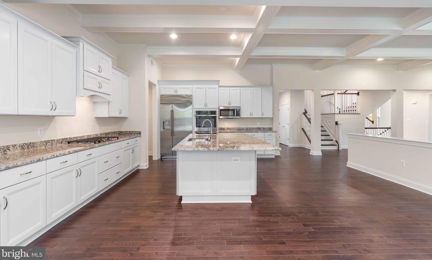 4719 Briggs Rd, Fairfax VA  22030-5704 exterior