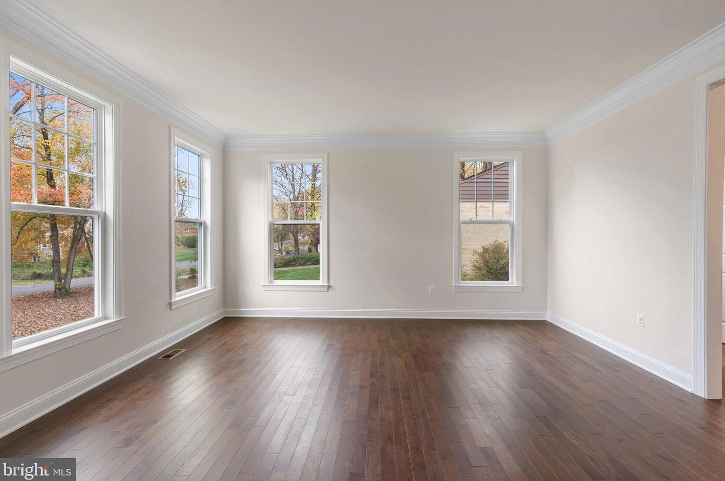 4719 Briggs Rd, Fairfax VA  22030-5704 exterior