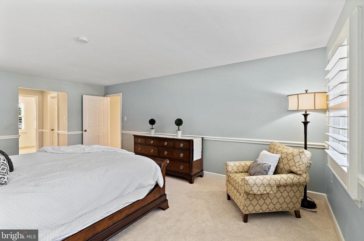 2098 Kedge Dr, Vienna VA 22181-3211 exterior