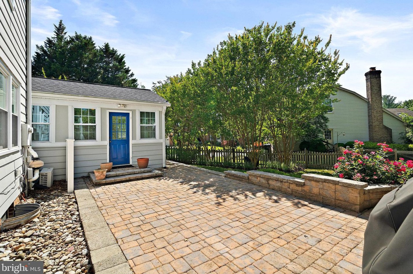 2098 Kedge Dr, Vienna VA 22181-3211 exterior