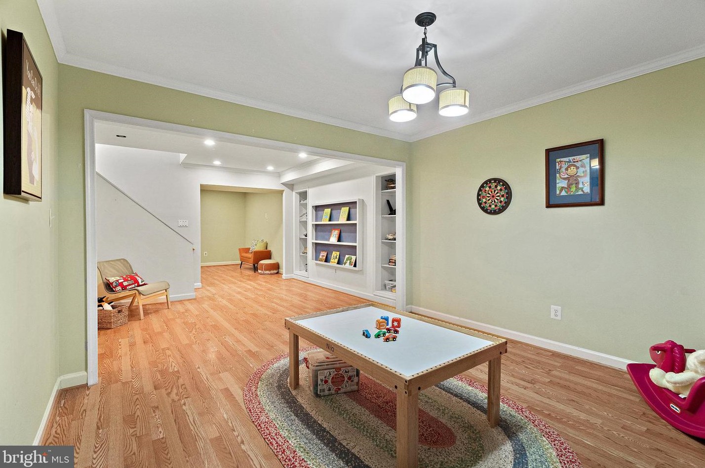 2098 Kedge Dr, Vienna VA 22181-3211 exterior