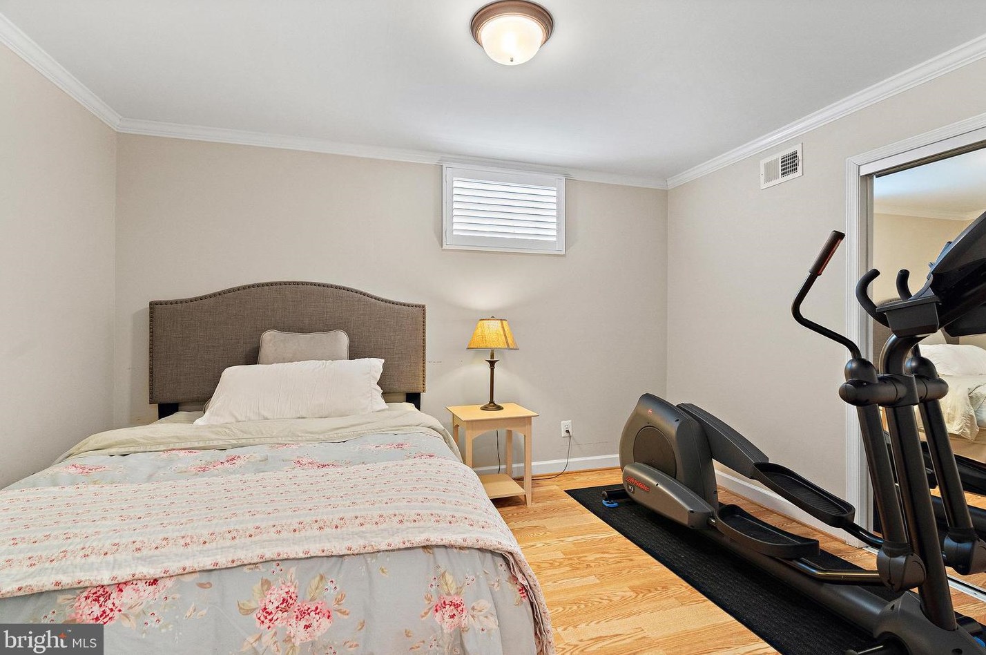 2098 Kedge Dr, Vienna VA 22181-3211 exterior