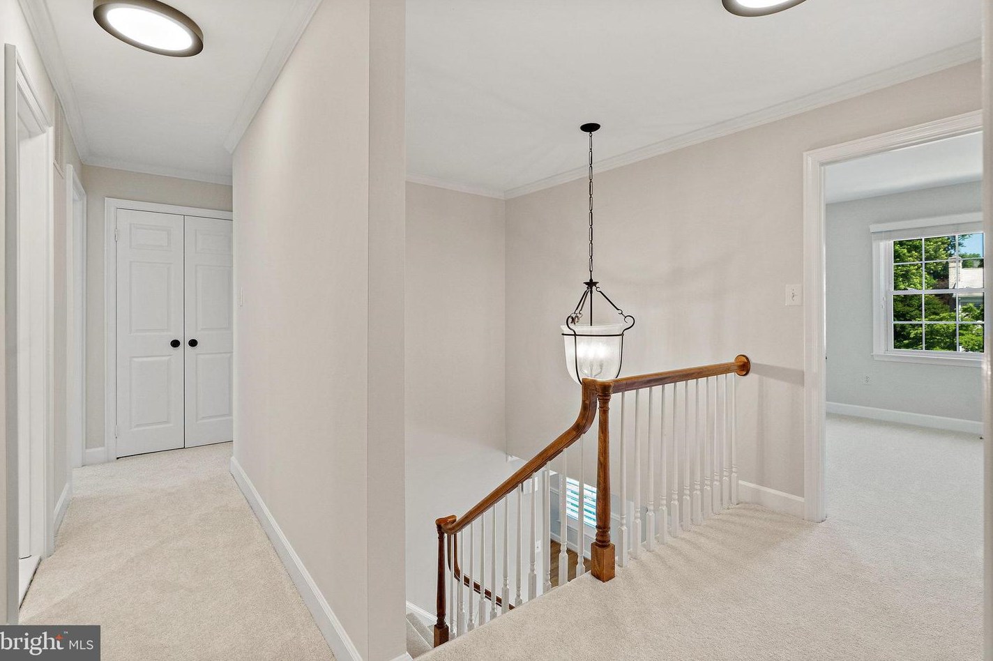 2098 Kedge Dr, Vienna VA 22181-3211 exterior