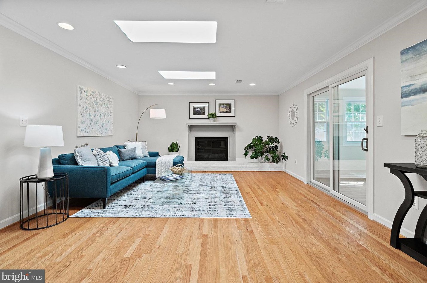 2098 Kedge Dr, Vienna VA 22181-3211 exterior