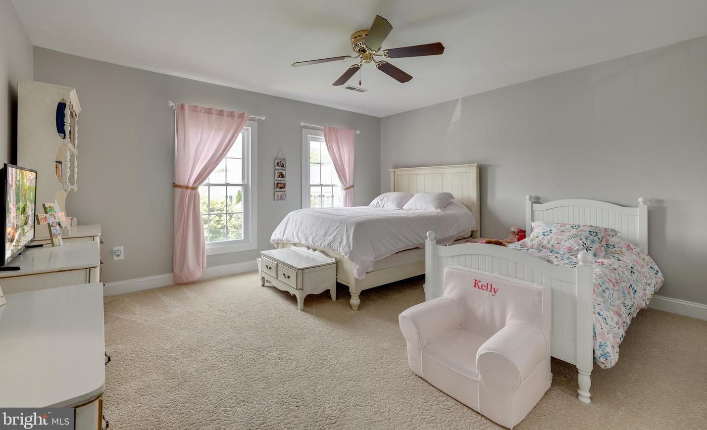 14808 Windrift Ct, Centreville VA  20120-1372 exterior