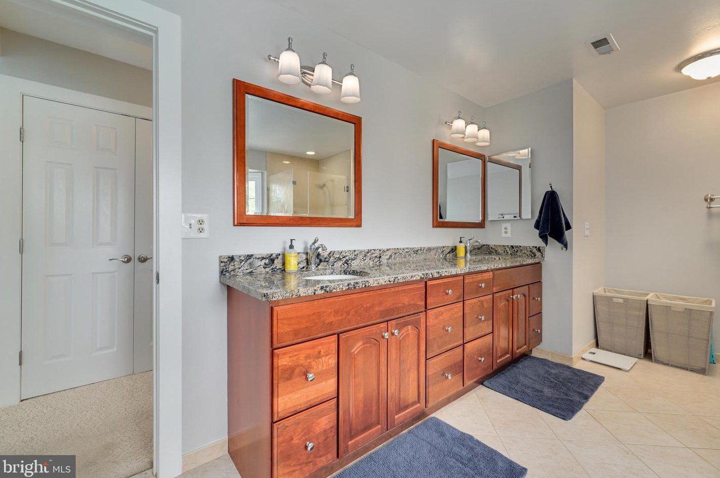 14808 Windrift Ct, Centreville VA  20120-1372 exterior