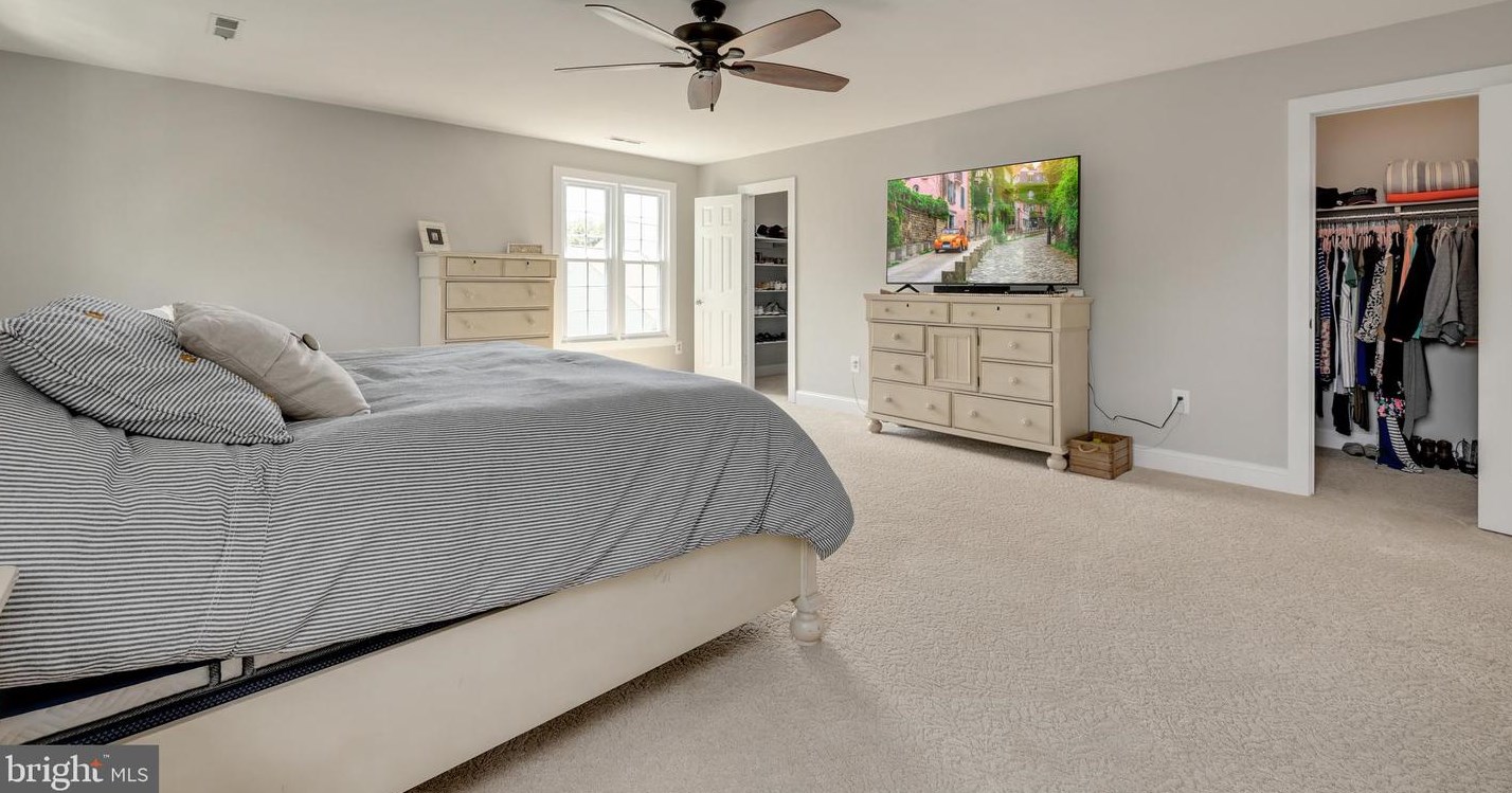 14808 Windrift Ct, Centreville VA  20120-1372 exterior