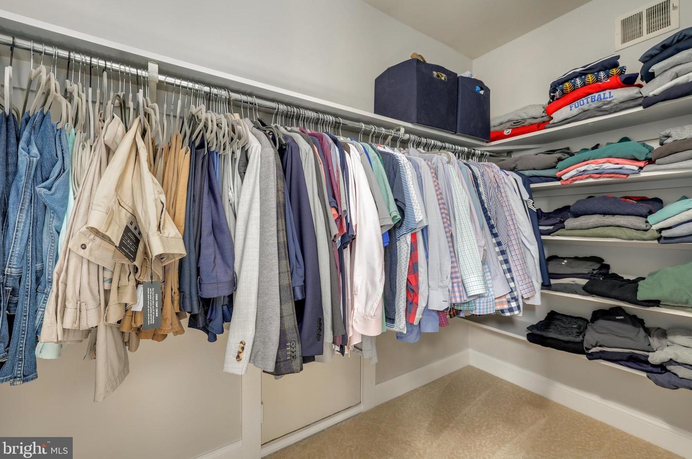 14808 Windrift Ct, Centreville VA  20120-1372 exterior