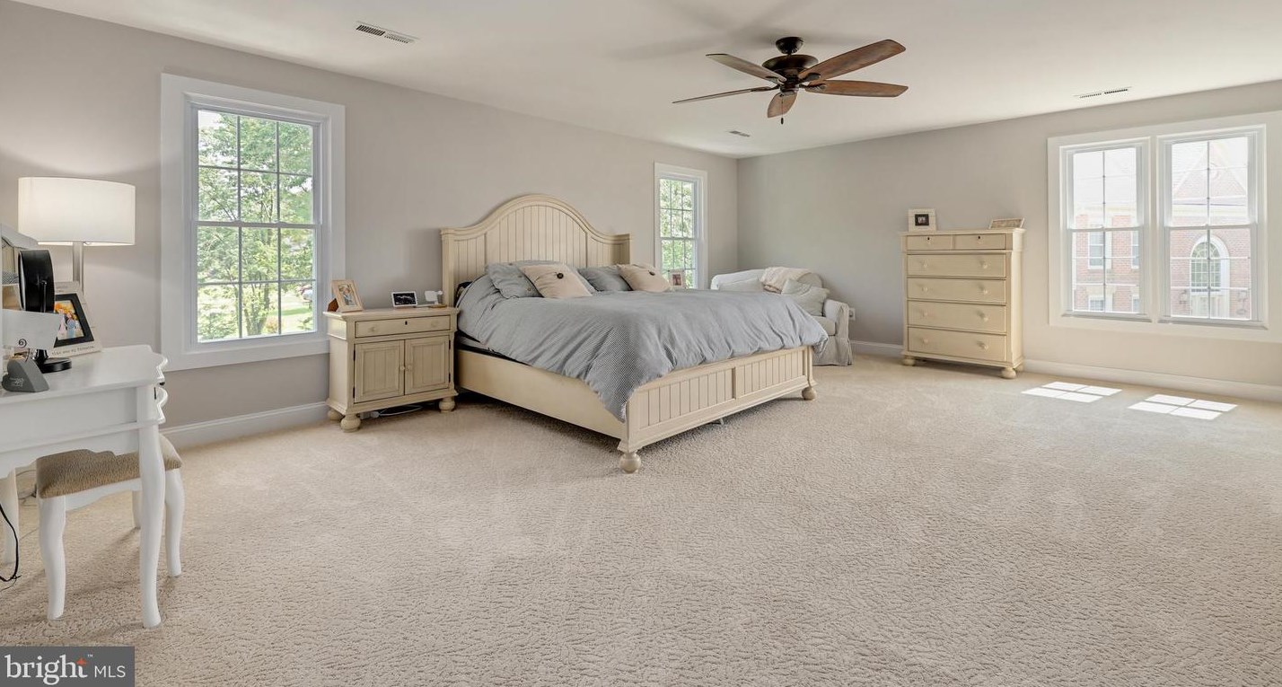 14808 Windrift Ct, Centreville VA  20120-1372 exterior