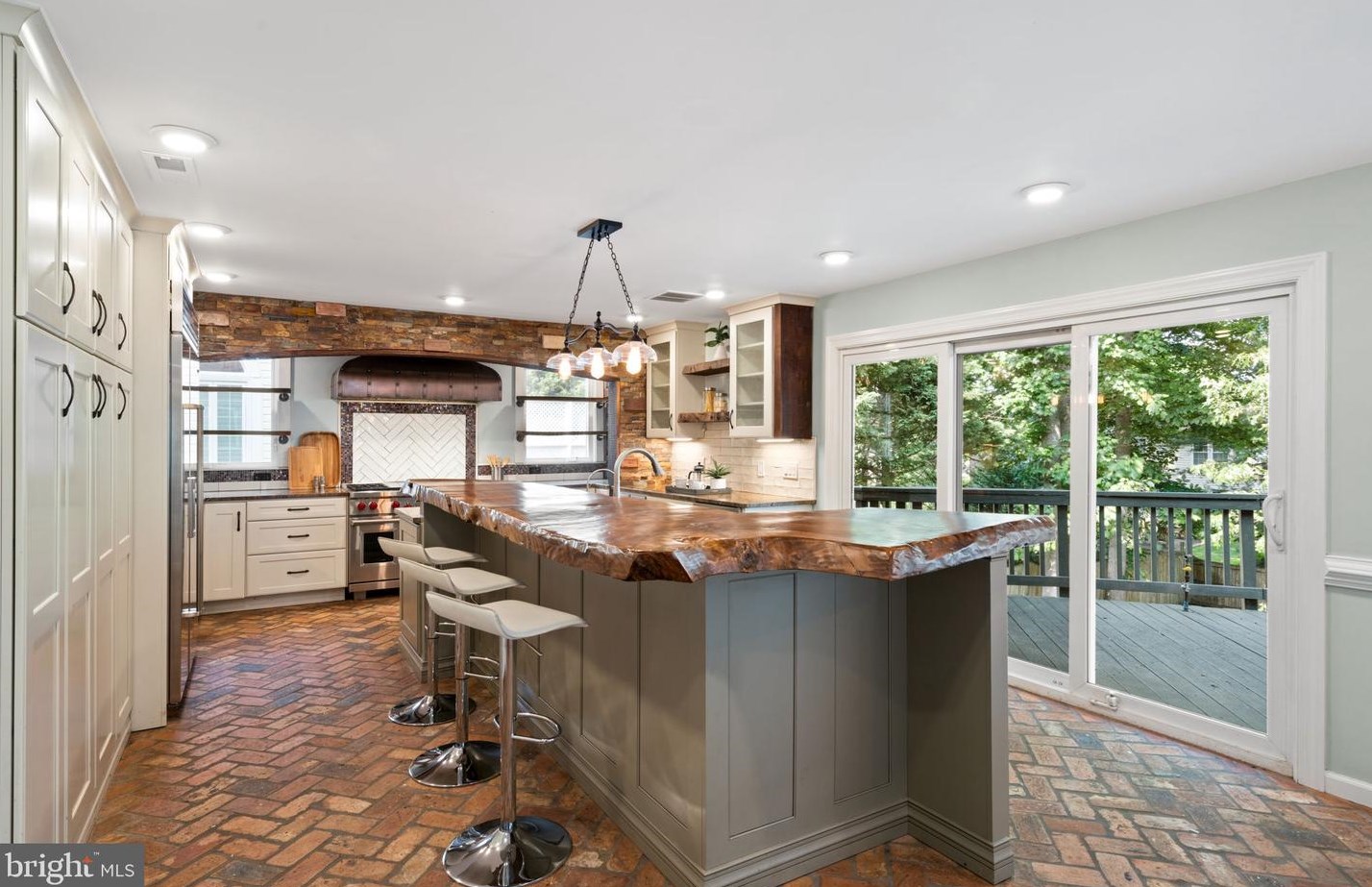 4713 Lewis Wood Ct, Fairfax VA 20151-2539 exterior