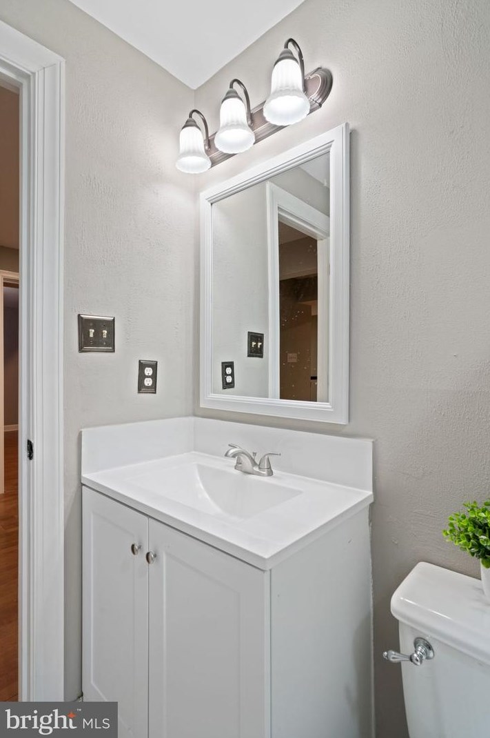 4713 Lewis Wood Ct, Fairfax VA 20151-2539 exterior