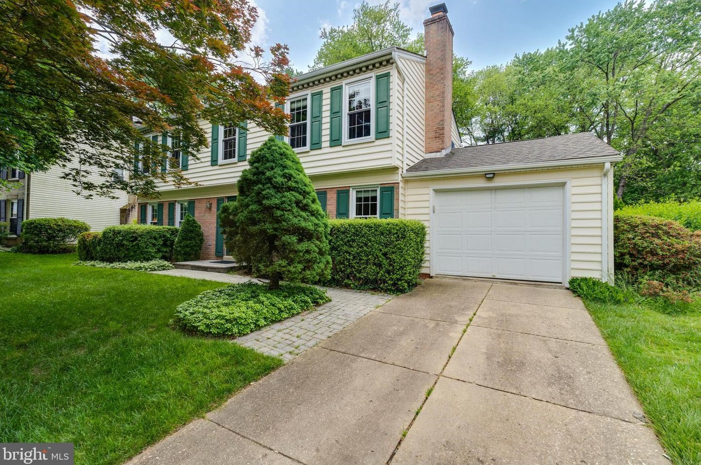 1816 Midlothian Ct, Vienna VA  22182-3429 exterior