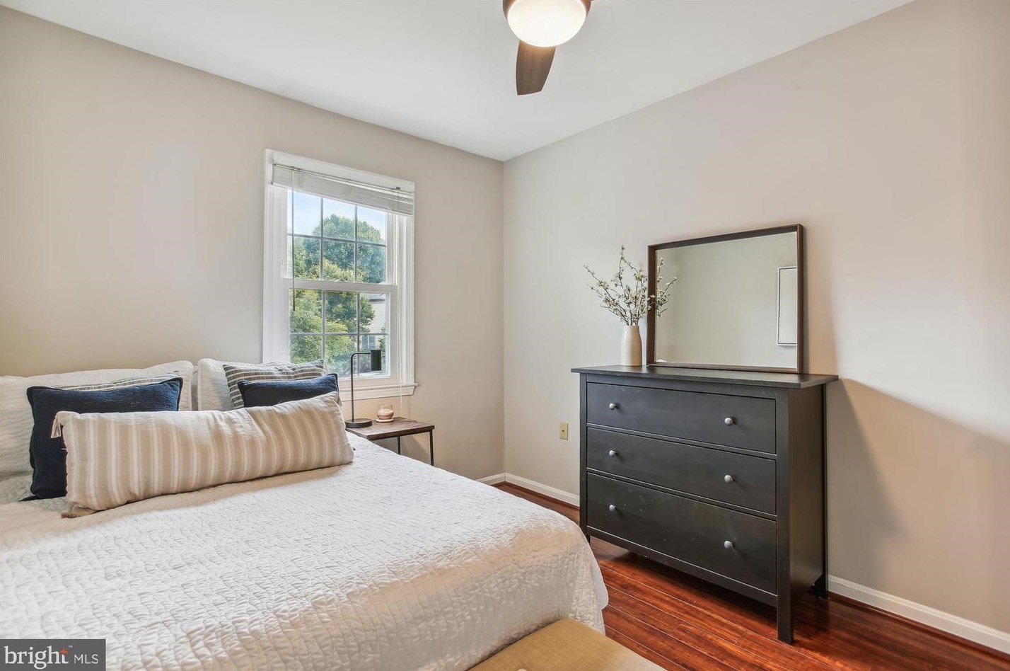 2820 Andiron Ln, Vienna VA 22180-7001 exterior