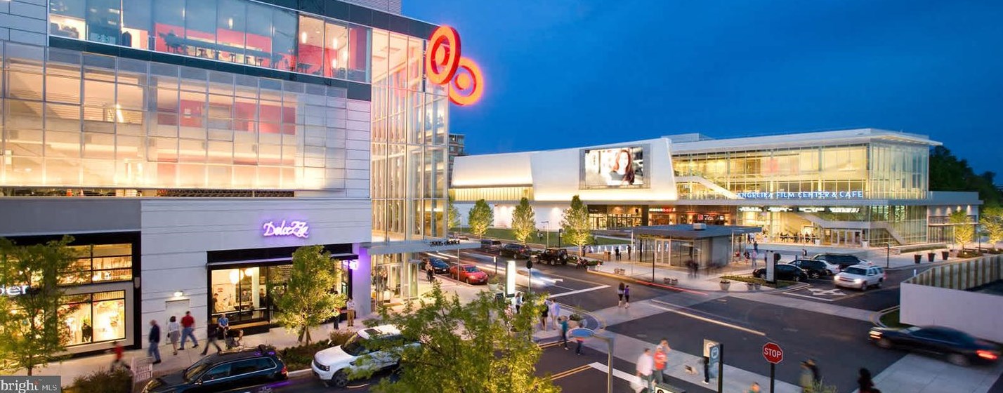 2820 Andiron Ln, Vienna VA 22180-7001 exterior