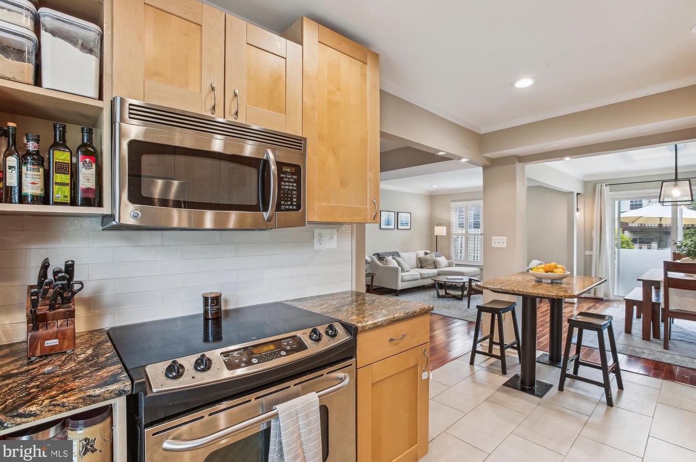 2820 Andiron Ln, Vienna VA 22180-7001 exterior