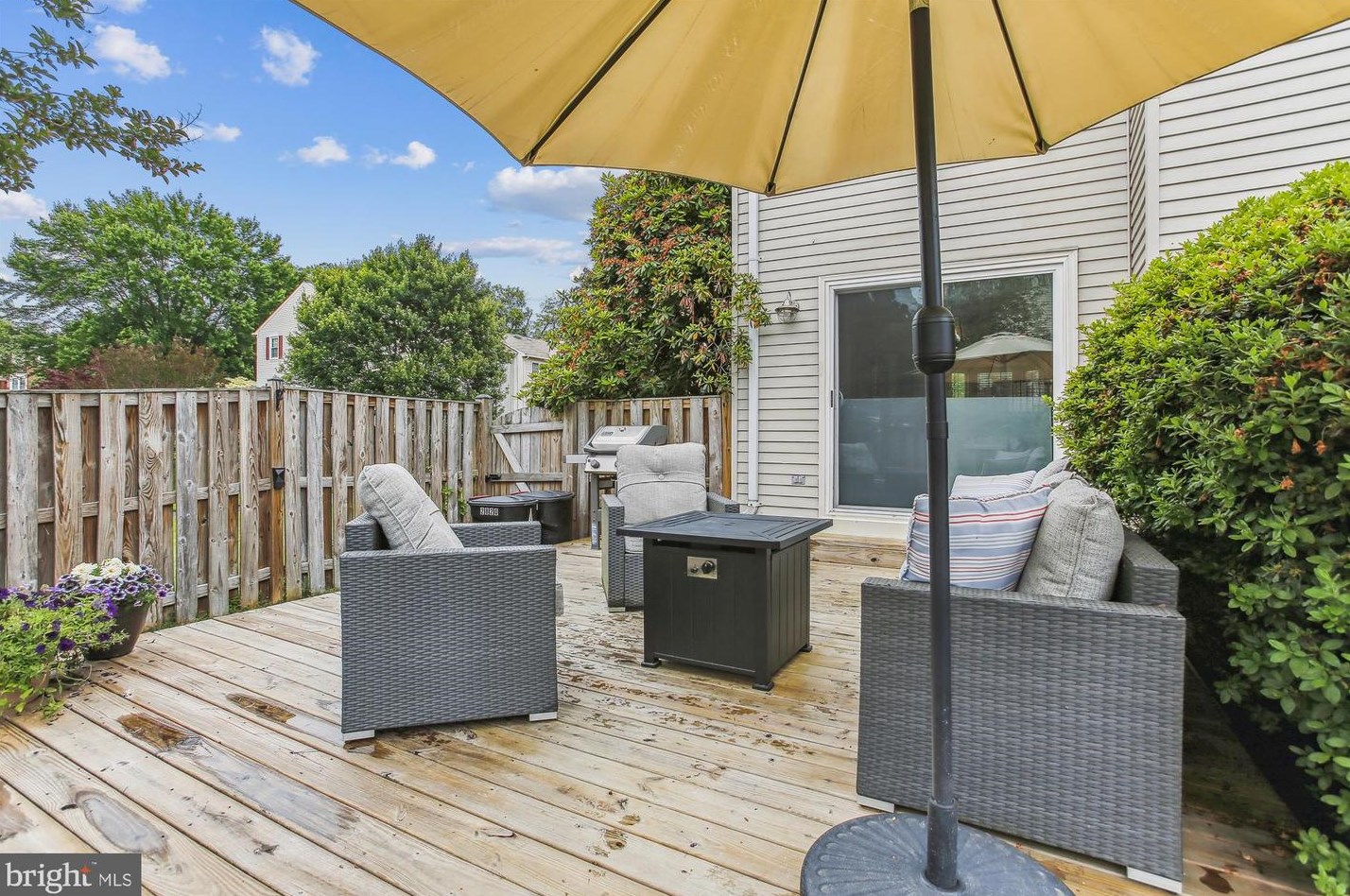 2820 Andiron Ln, Vienna VA 22180-7001 exterior