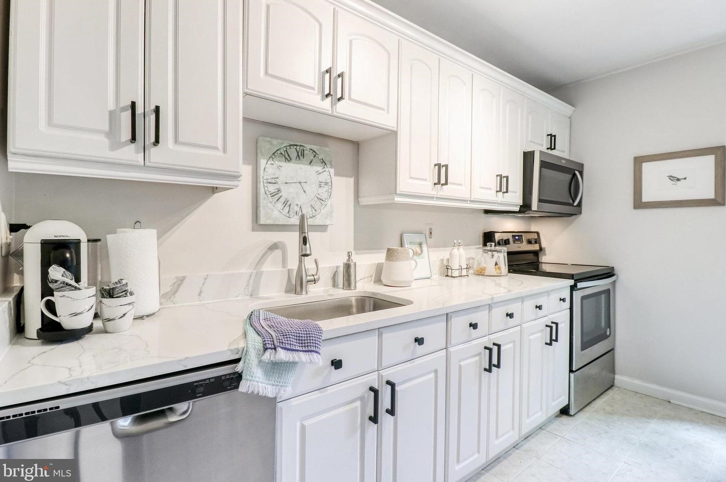 2821 Knollside Ln, Vienna VA 22180-7002 exterior