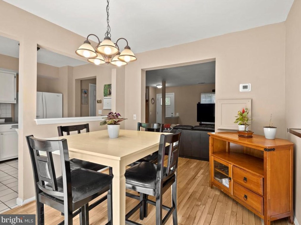 6321 Prince Way, Centreville VA  20120-1850 exterior