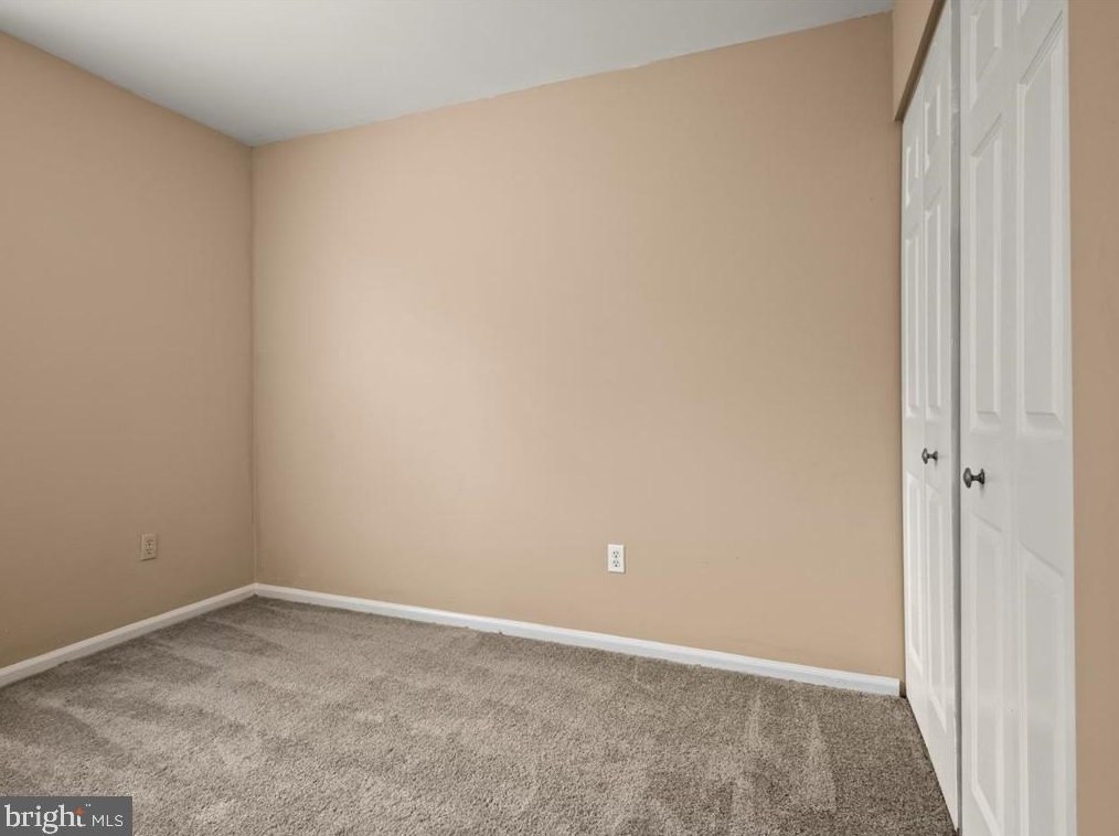 6321 Prince Way, Centreville VA  20120-1850 exterior