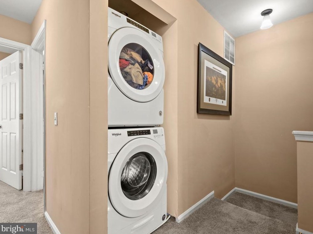 6321 Prince Way, Centreville VA  20120-1850 exterior