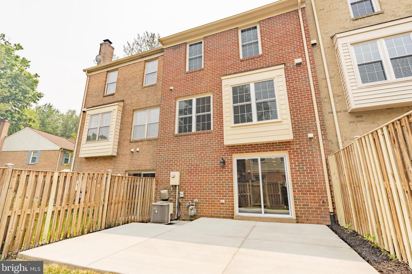 4717 Gainsborough Dr, Fairfax VA 22032-2379 exterior