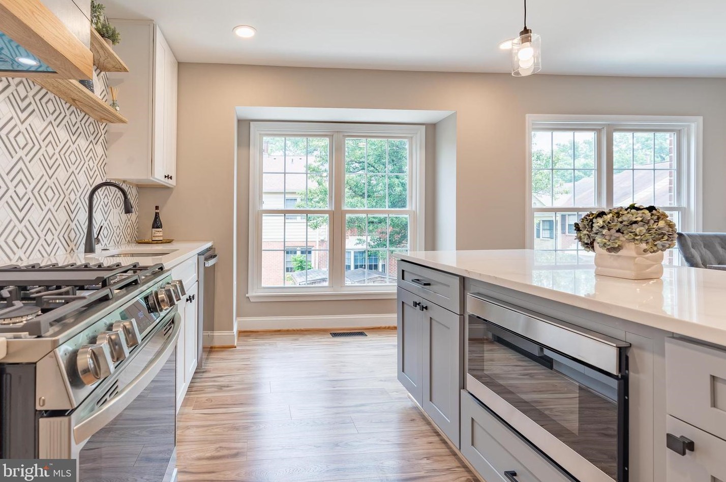 4717 Gainsborough Dr, Fairfax VA 22032-2379 exterior