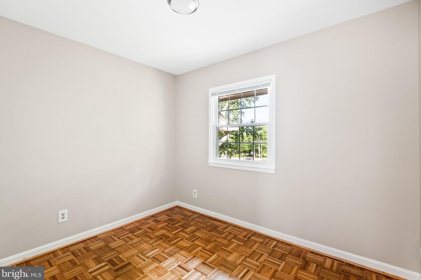 14813 Haymarket Ln, Centreville VA  20120-1834 exterior