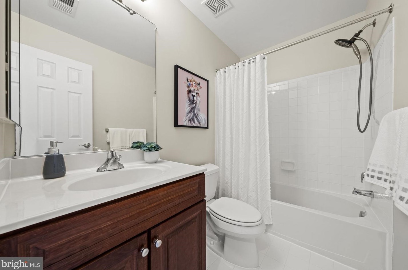 7887 Galesburg Pl, Vienna VA 22027-1030 exterior