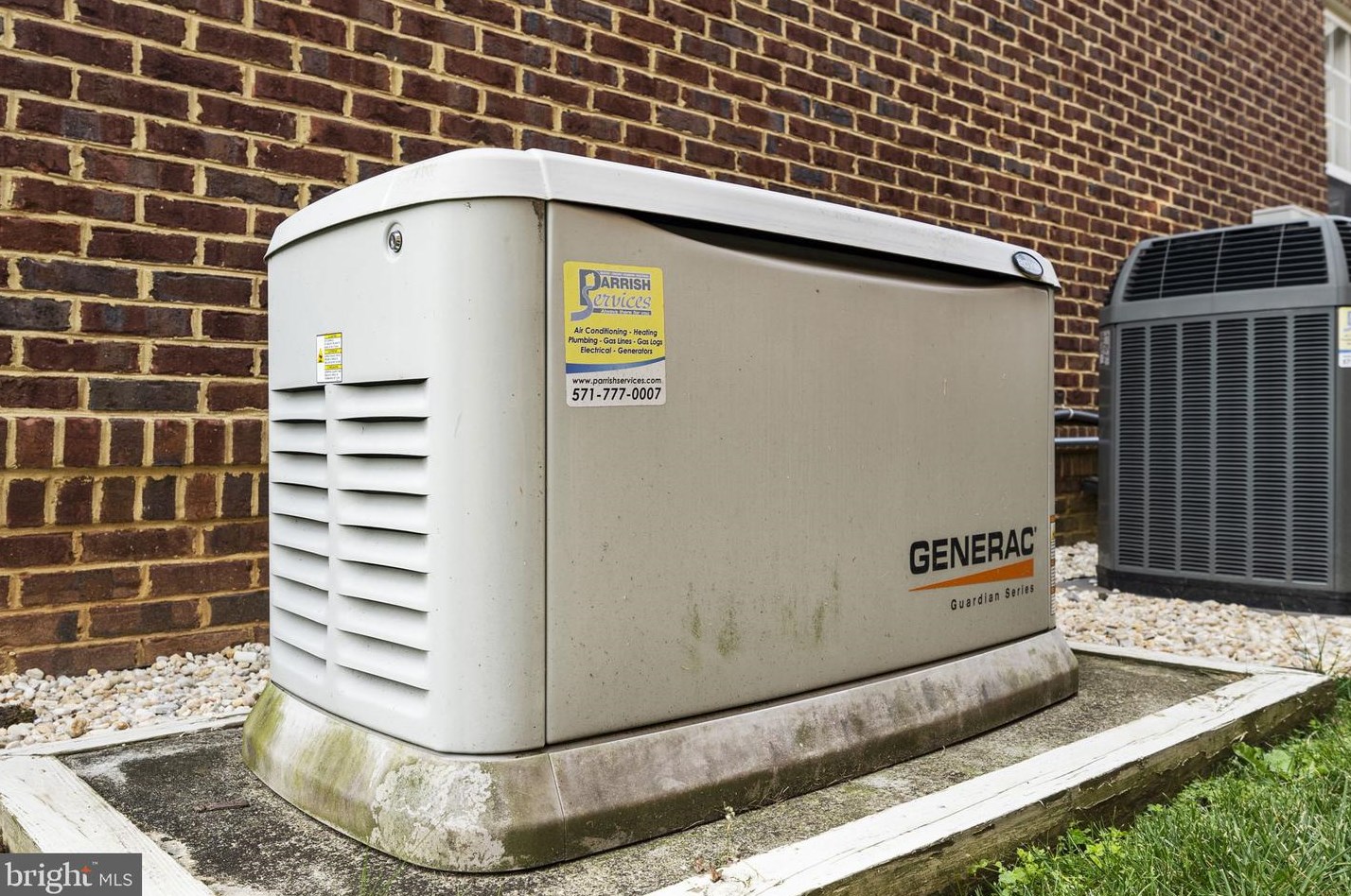 7887 Galesburg Pl, Vienna VA 22027-1030 exterior