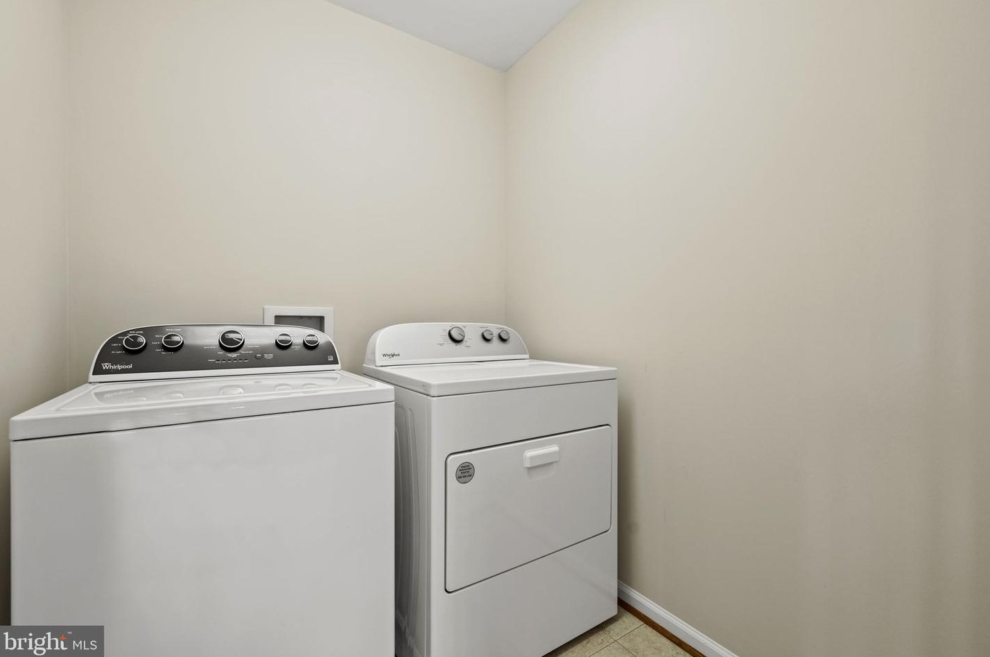 7887 Galesburg Pl, Vienna VA 22027-1030 exterior