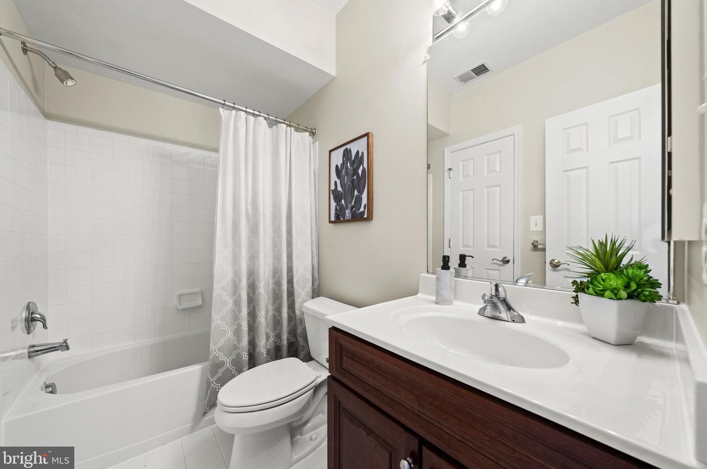 7887 Galesburg Pl, Vienna VA 22027-1030 exterior