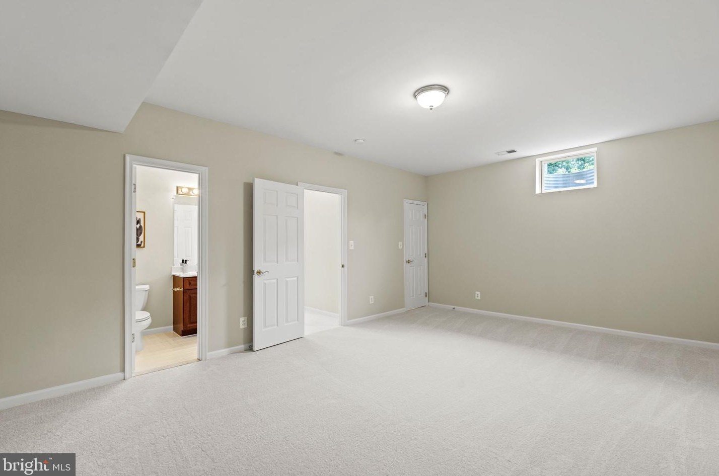 7887 Galesburg Pl, Vienna VA 22027-1030 exterior