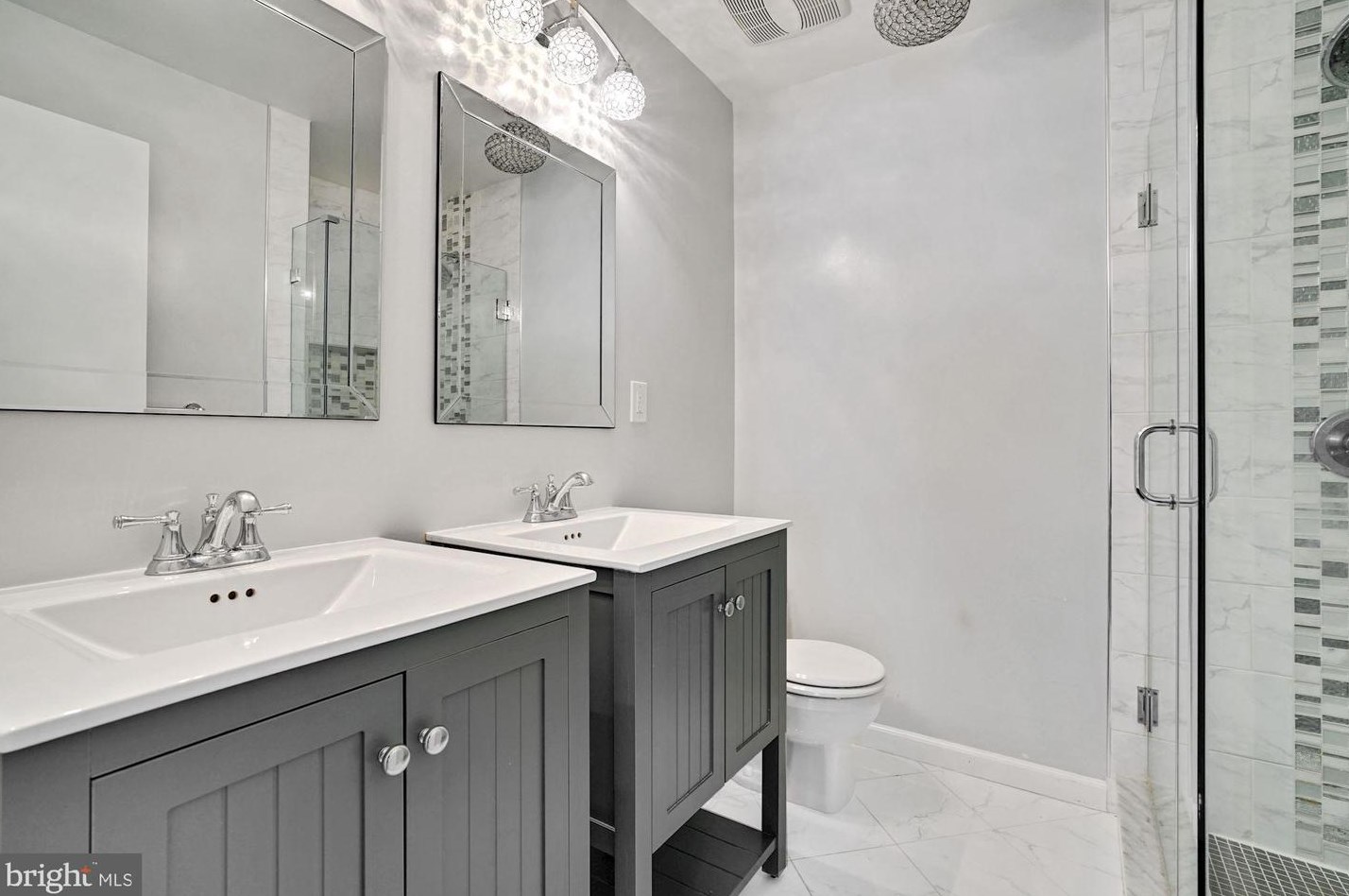 3141 Cedar Grove Dr, Fairfax VA  22031-1709 exterior