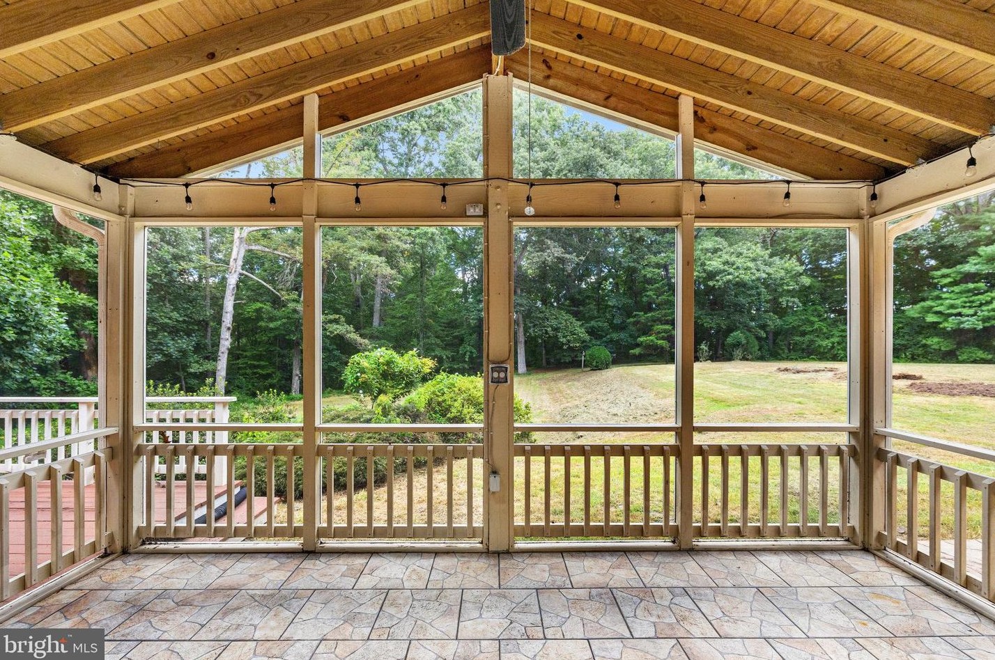 10116 Westford Dr, Vienna VA  22182-1532 exterior