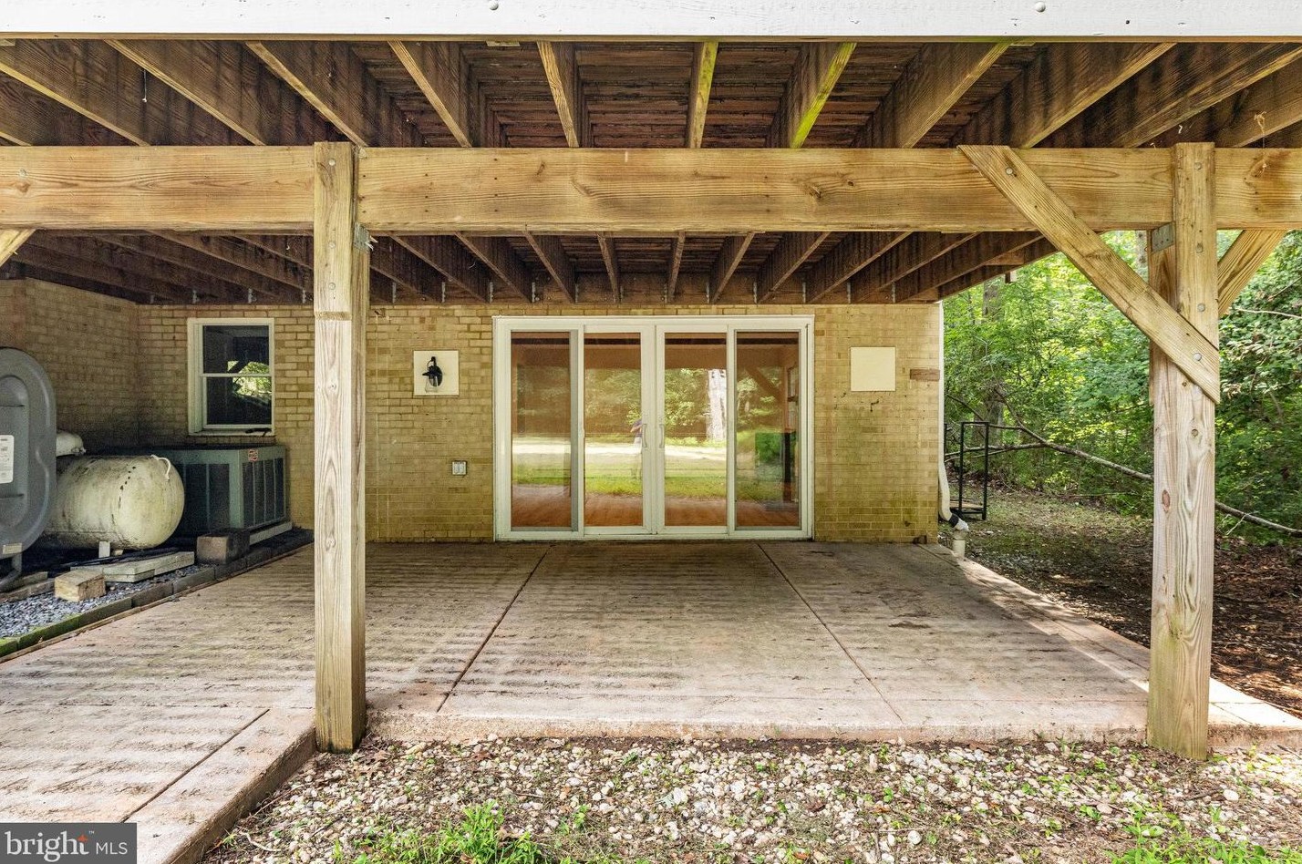 10116 Westford Dr, Vienna VA  22182-1532 exterior