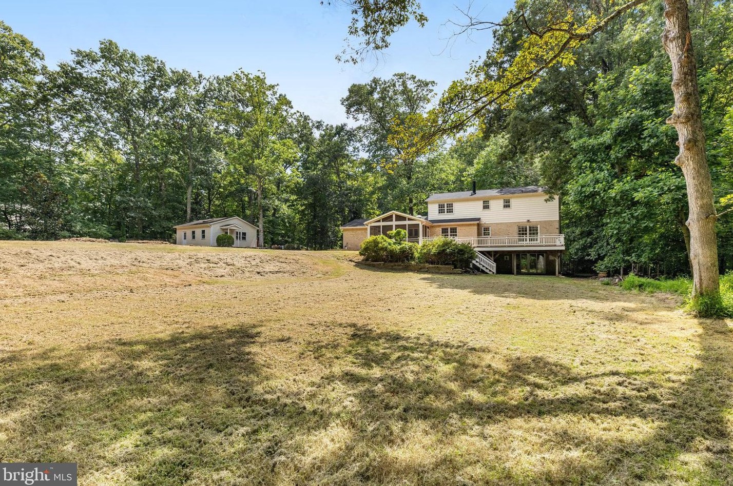 10116 Westford Dr, Vienna VA  22182-1532 exterior