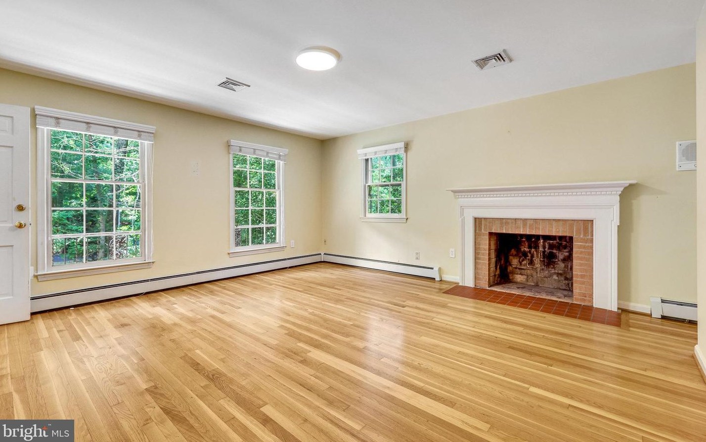 10116 Westford Dr, Vienna VA  22182-1532 exterior