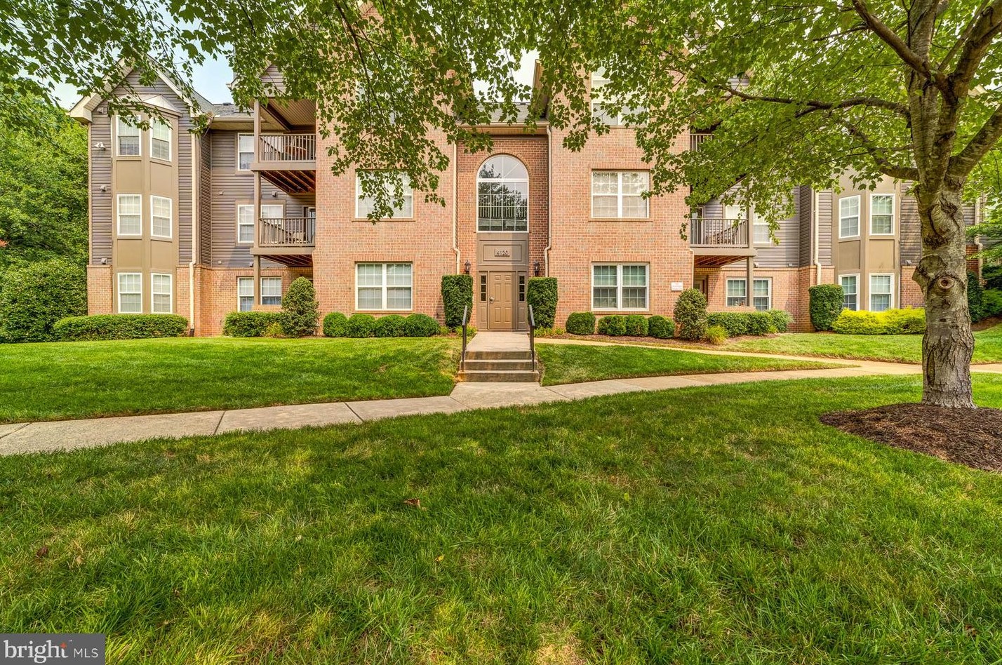 4120 Monument Ct, Fairfax VA  22033-2883 exterior
