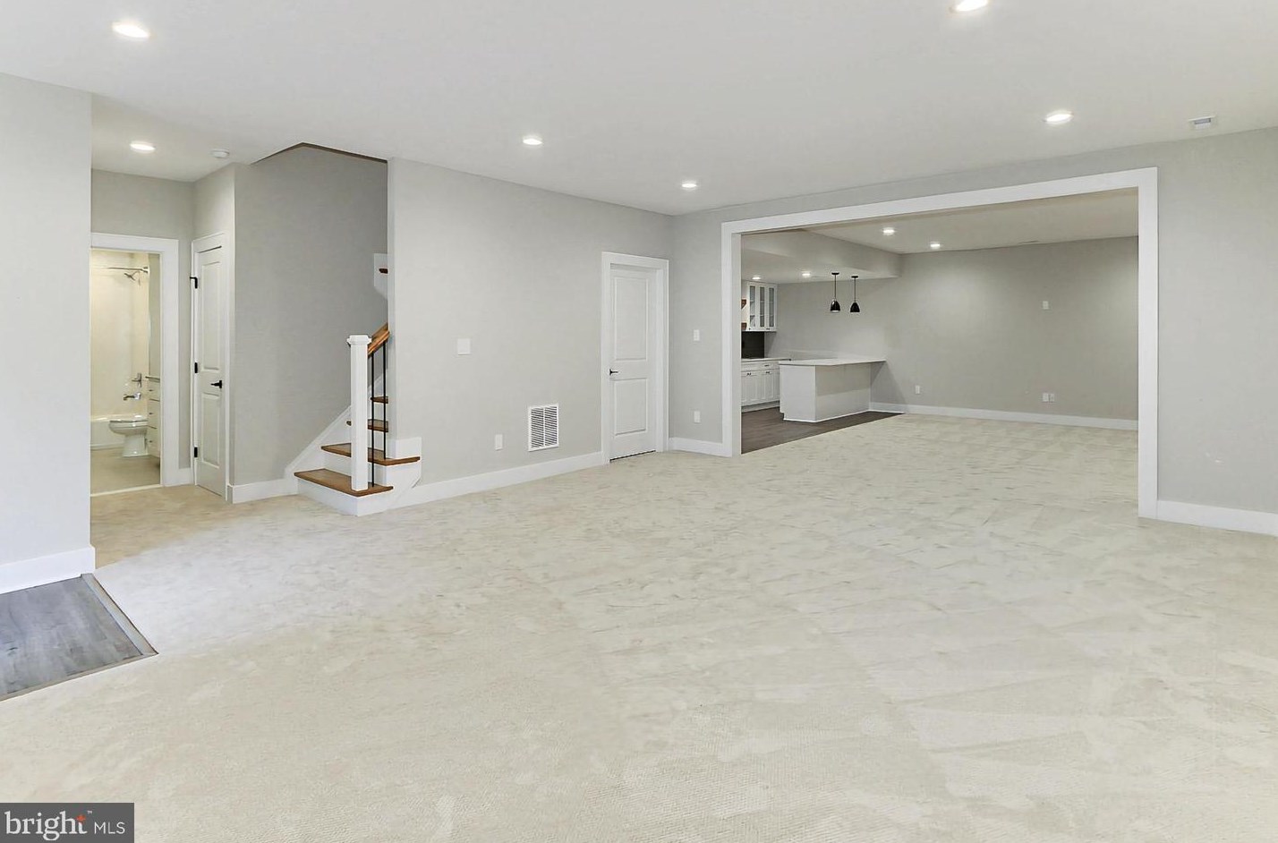 10206 Blake Ln, Vienna VA  22124-2633 exterior