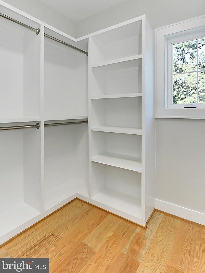 10206 Blake Ln, Vienna VA  22124-2633 exterior