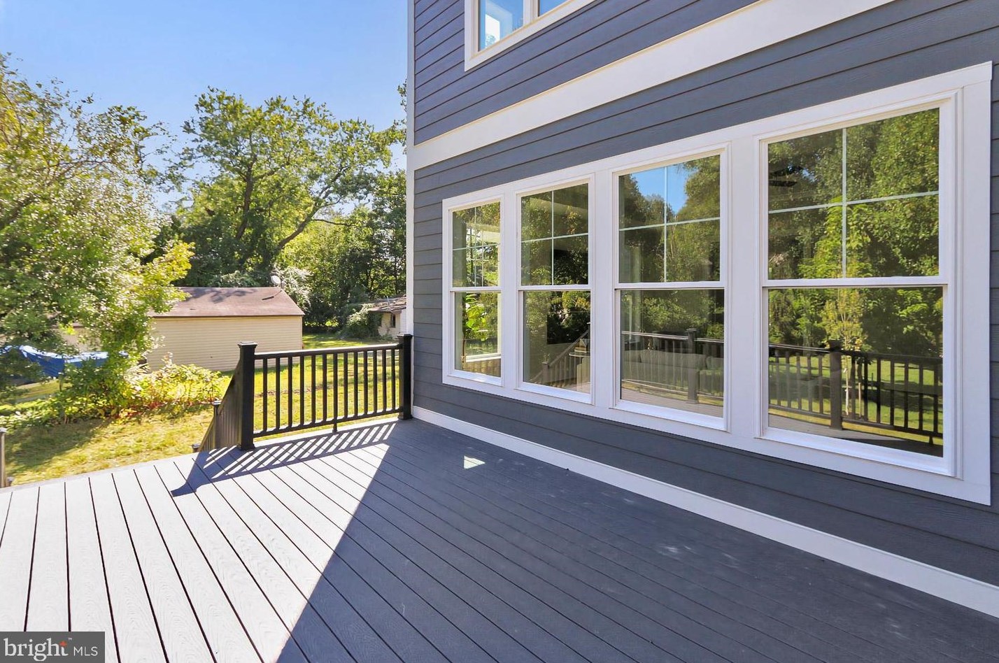 10206 Blake Ln, Vienna VA  22124-2633 exterior