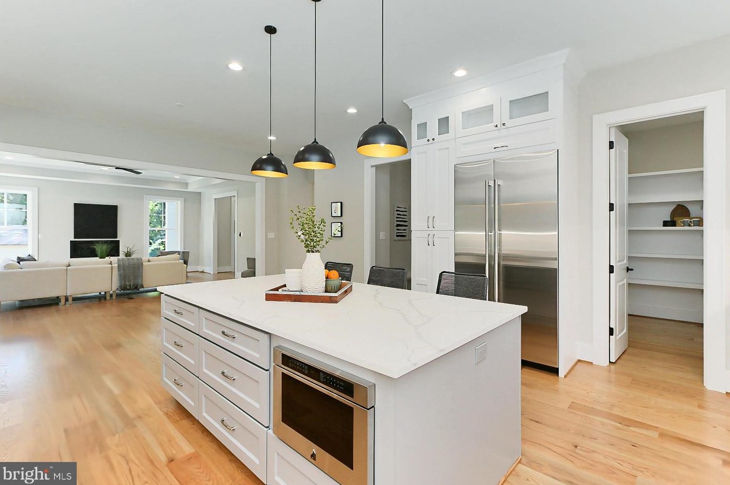 10206 Blake Ln, Vienna VA  22124-2633 exterior