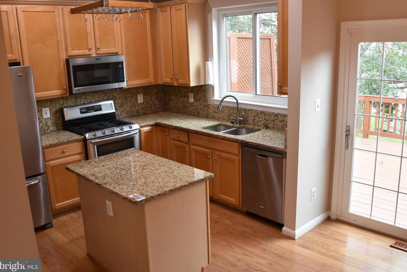 13011 Park Crescent Cir, Herndon, VA 20171