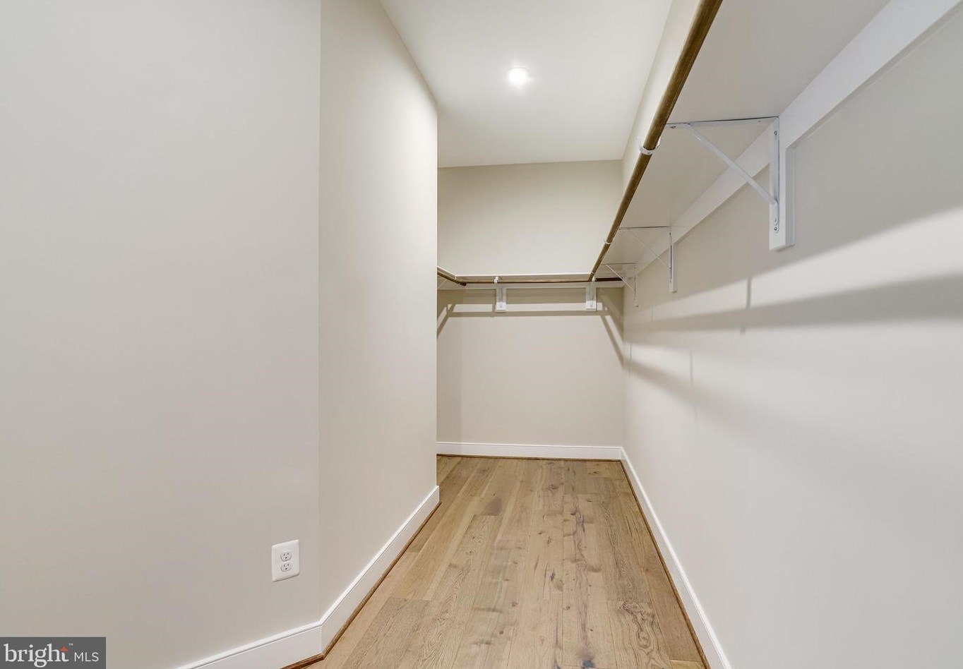 1110 Cottage St, Vienna VA 22180-6551 exterior