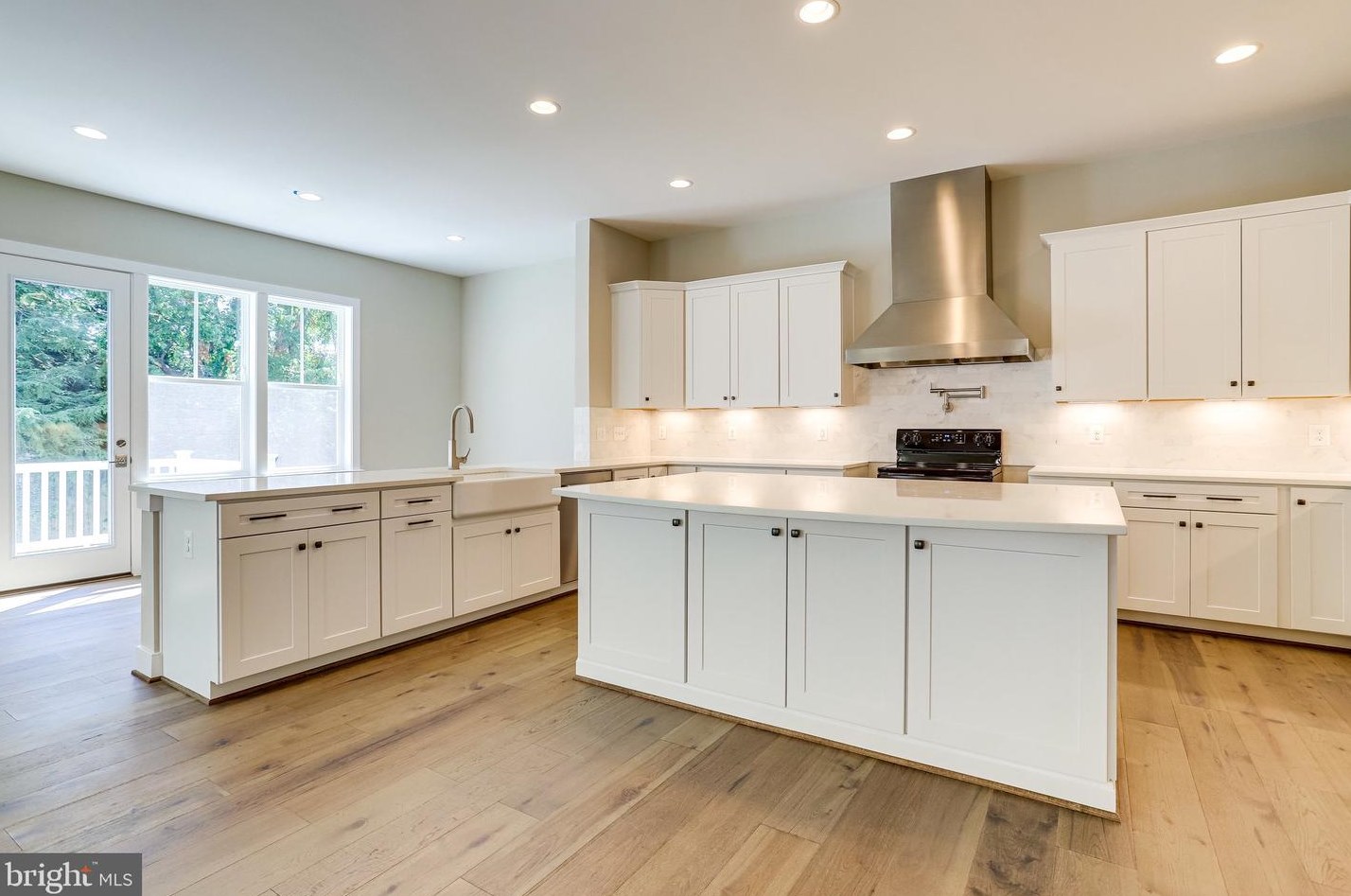 1110 Cottage St, Vienna VA 22180-6551 exterior