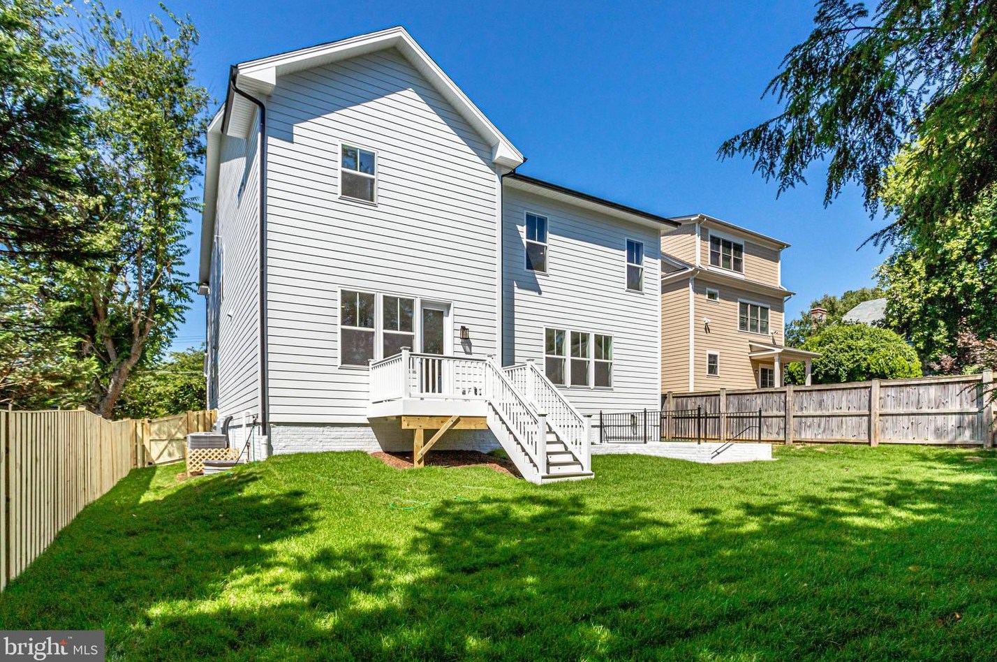 1110 Cottage St, Vienna VA 22180-6551 exterior