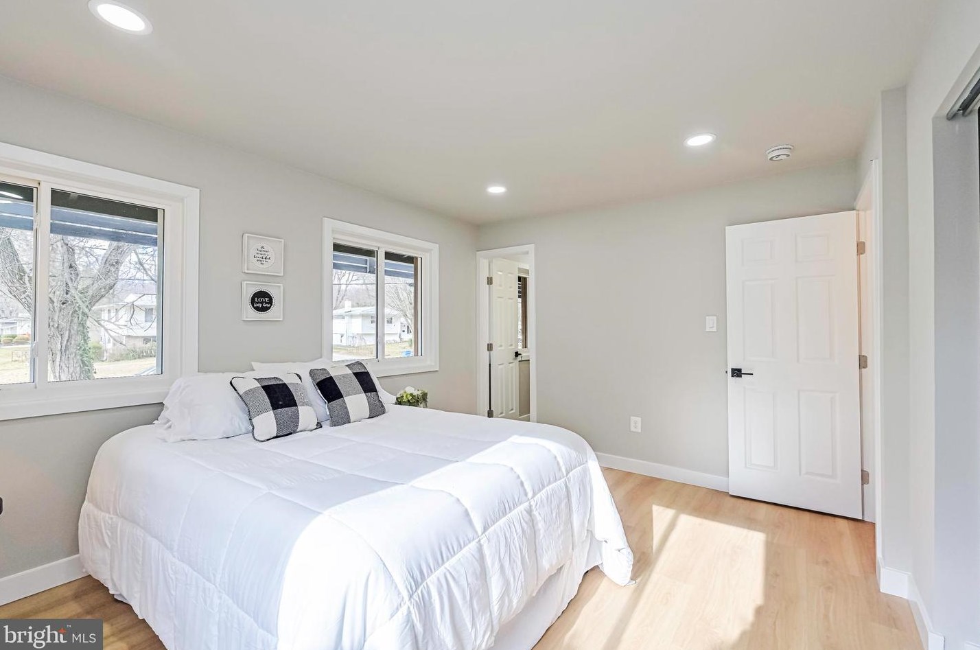 4405 San Carlos Dr, Fairfax VA  22030-5372 exterior